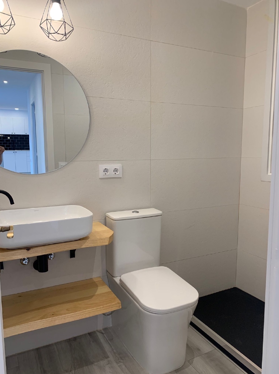 Baño de piso a estrenar en La Garriga